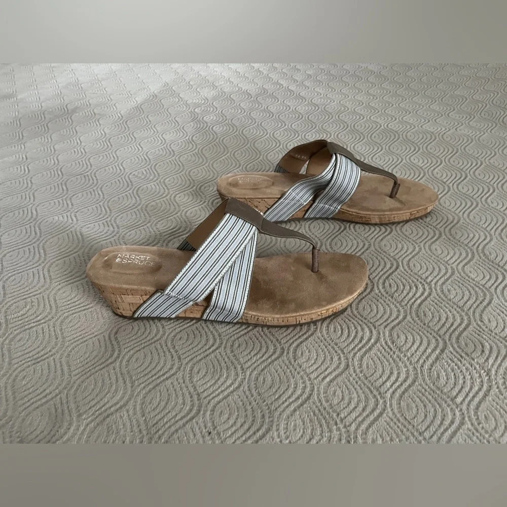 Market & Spruce Stella T-Strap Wedge Sandals 2 inch heel Tan and blue size 8🆕